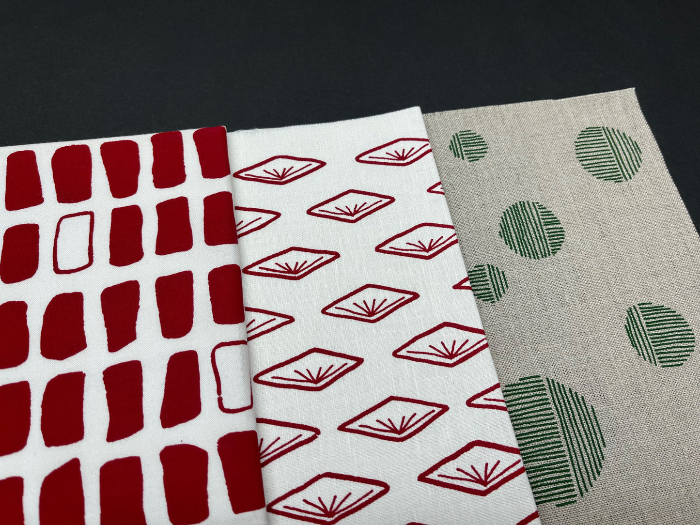 Bundle of 3 fabrics, Red and Forest Moon