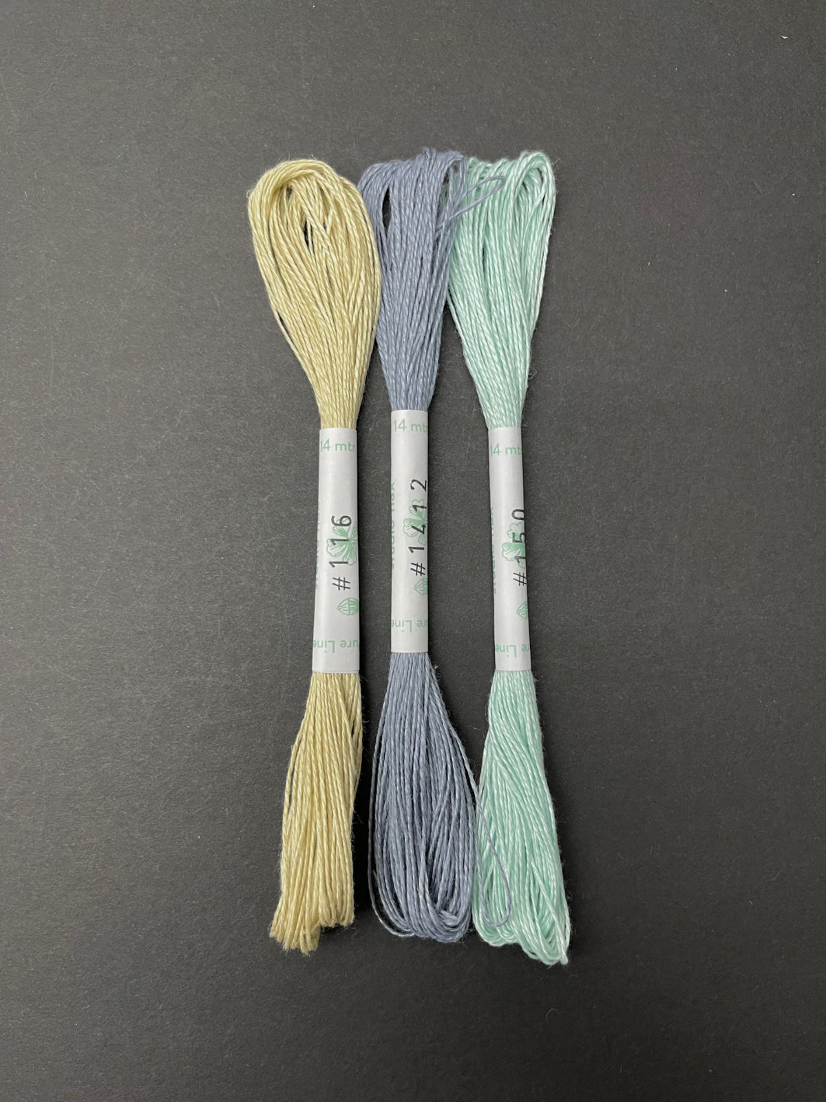 linen thread, 3 skeins, SFm3B1
