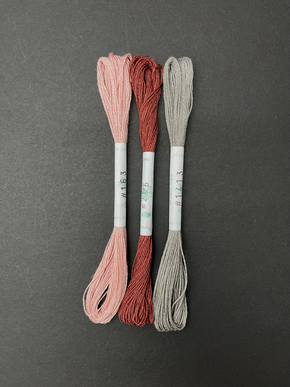 linen thread, 3 skeins, SFm3B2