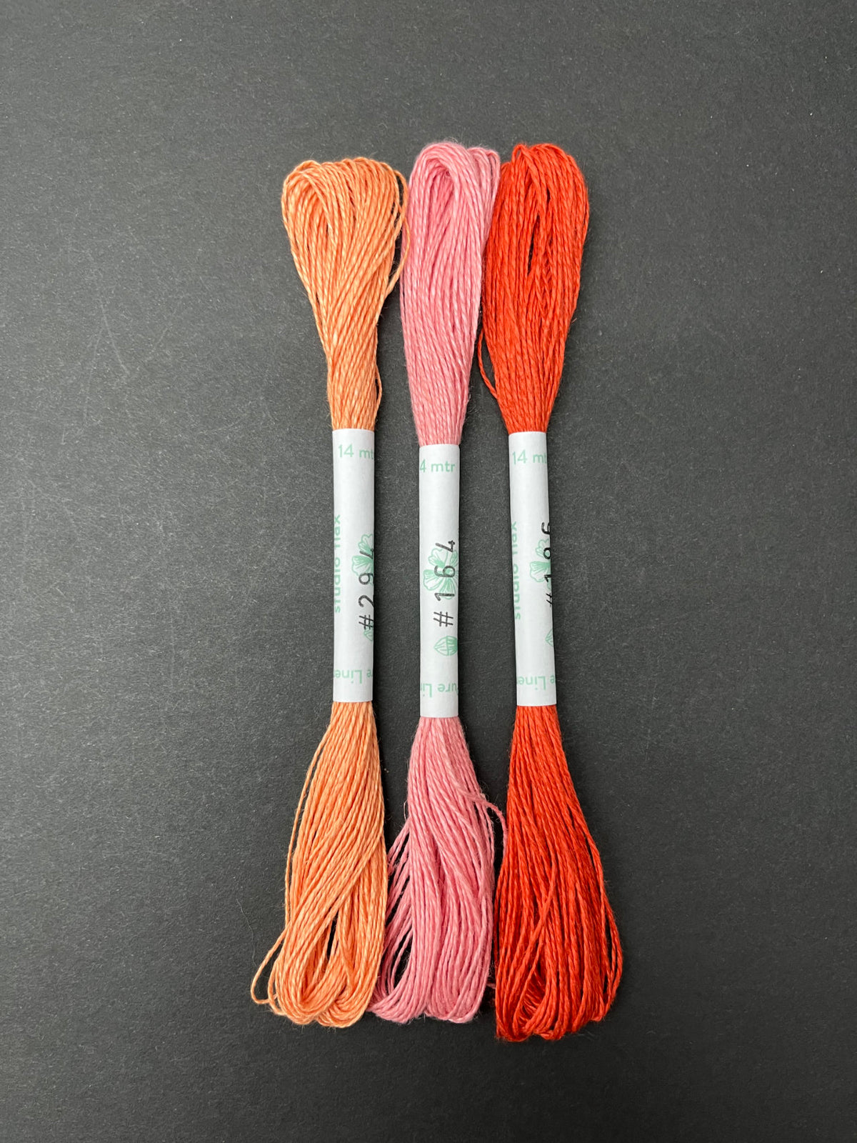 linen thread, 3 skeins, SFm3B8