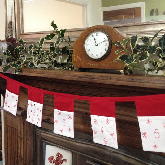 Advent Bunting with Pockets, free tutorial