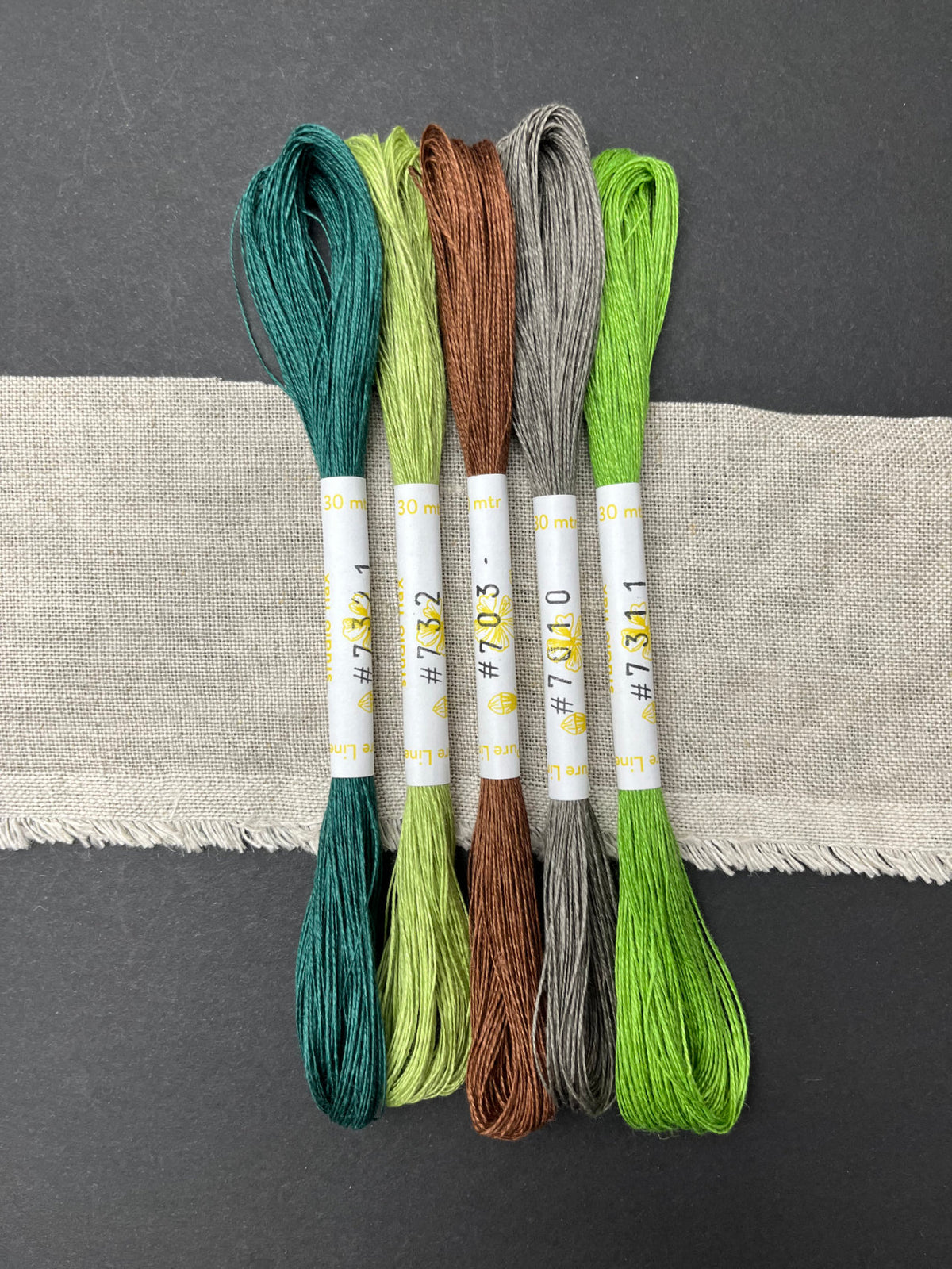 fine linen thread, 5 skeins, Fm4b