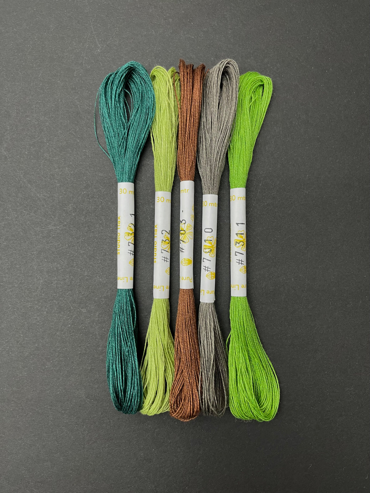 fine linen thread, 5 skeins, Fm4b