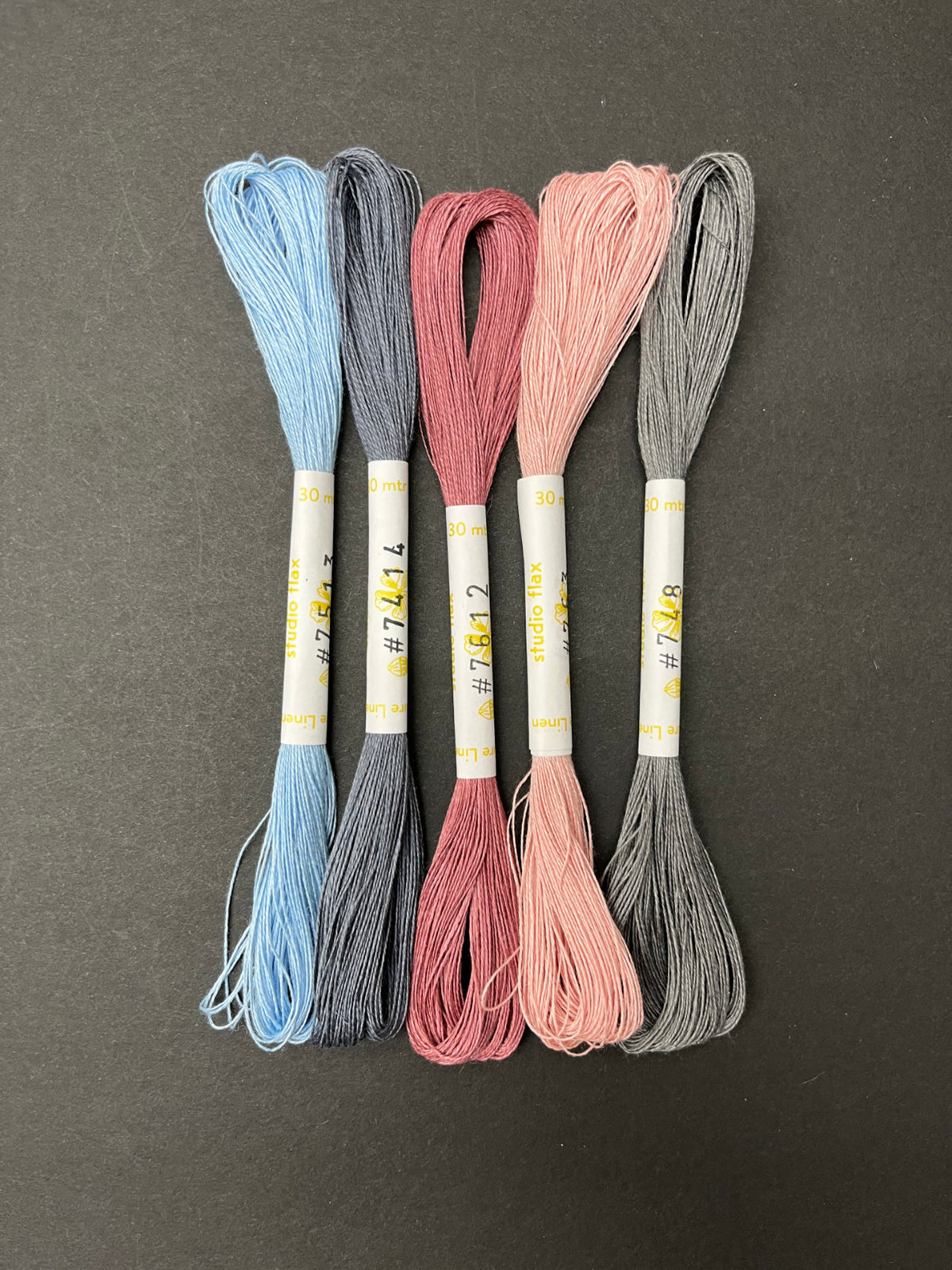 fine linen thread, 5 skeins, Fm4c