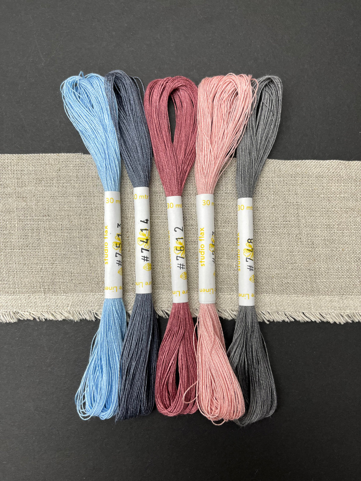 fine linen thread, 5 skeins, Fm4c
