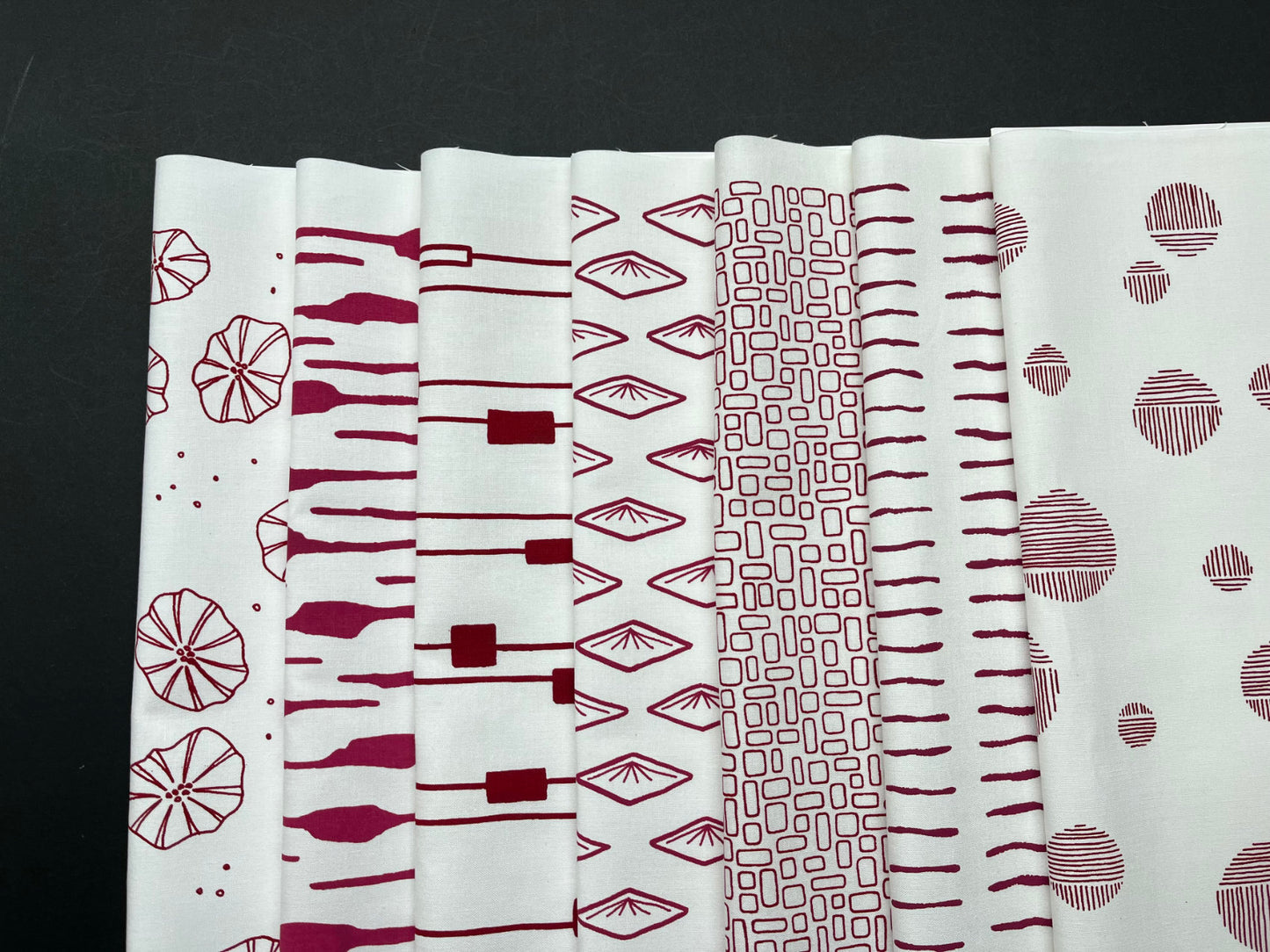 Pod Quilt Bundle of Cotton Fabric, Red and Blush