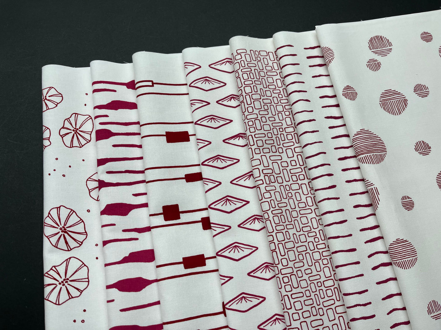 Pod Quilt Bundle of Cotton Fabric, Red and Blush