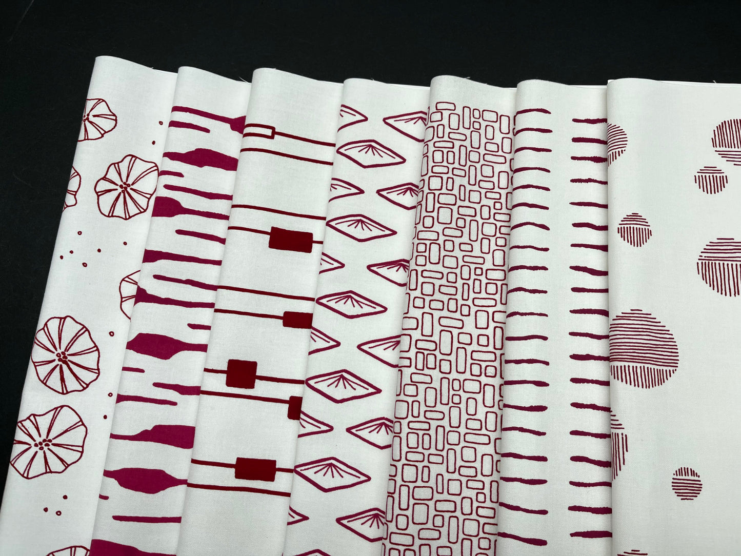 Pod Quilt Bundle of Cotton Fabric, Red and Blush