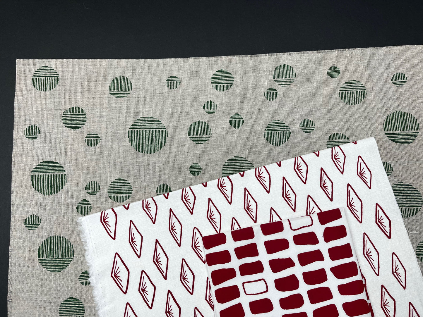 Bundle of 3 fabrics, Red and Forest Moon