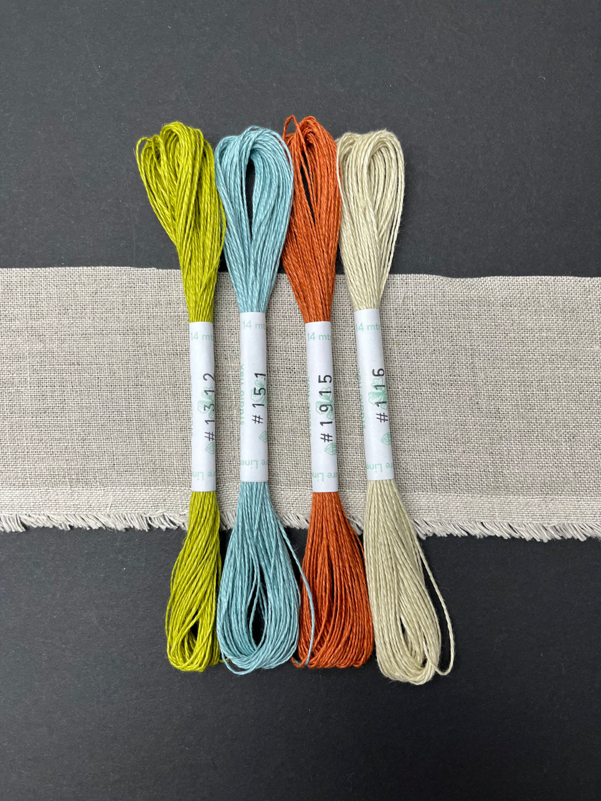 linen thread, 4 skeins, SF4a5