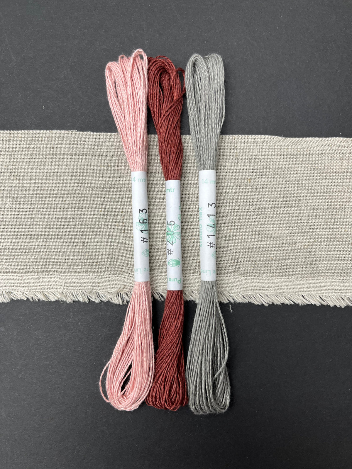 linen thread, 3 skeins, SFm3B2